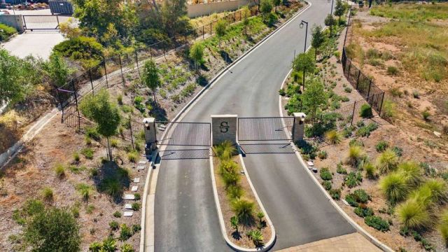 1227 Sunrise 104, San Marcos, CA 92078