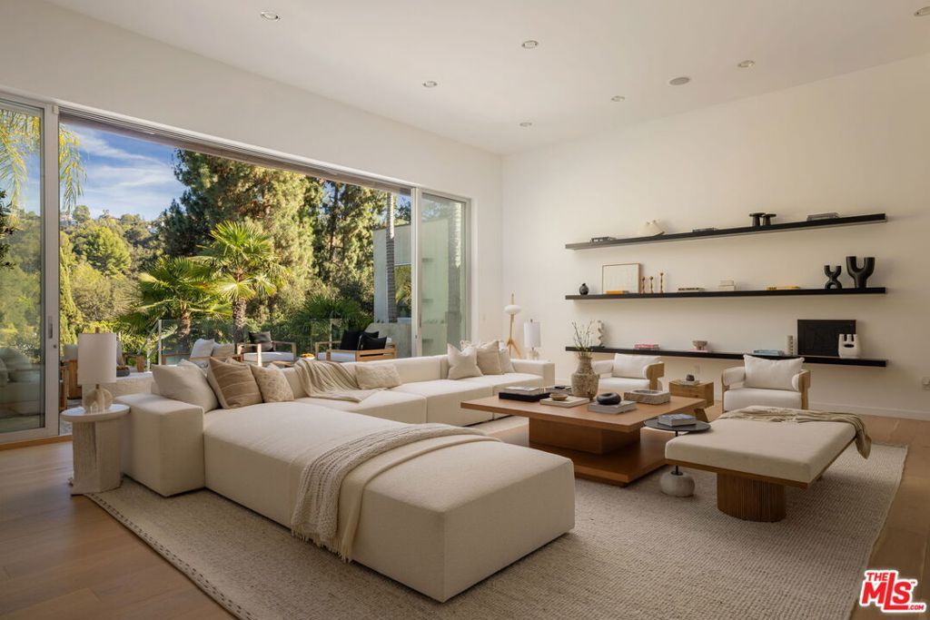 2731 Hutton Drive, Los Angeles, CA 90210 — exterior
