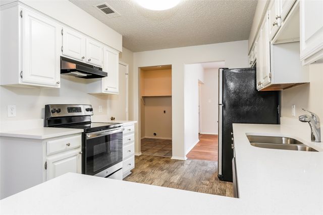 634 Nightshade Drive, Arlington, TX 76018