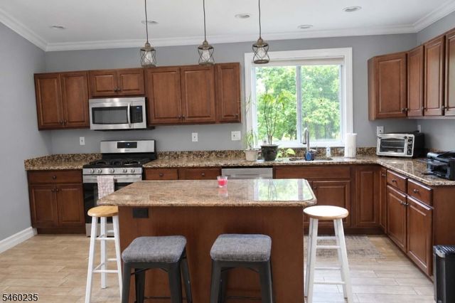 634 Vosseller Ave, Bridgewater Twp., NJ 08805