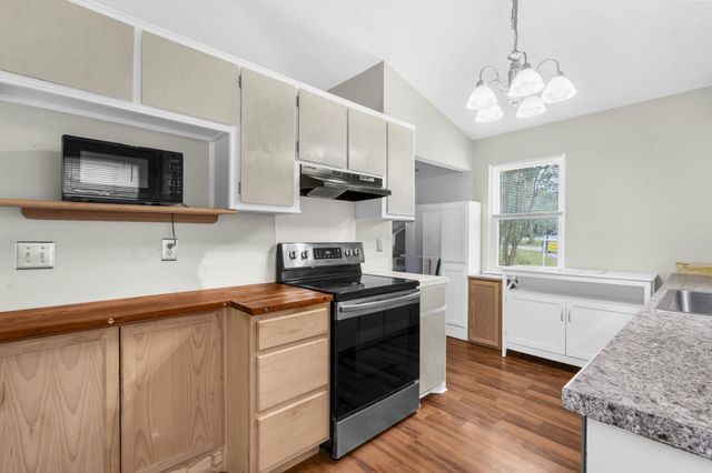 102 Nancy Lane, Summerville, SC 29485