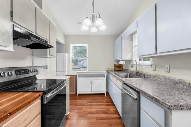 102 Nancy Lane, Summerville, SC 29485