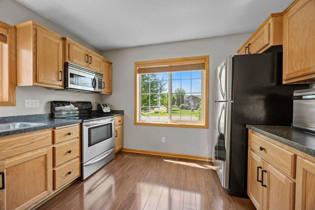 7502 Large Avenue NE, Albertville, MN 55301