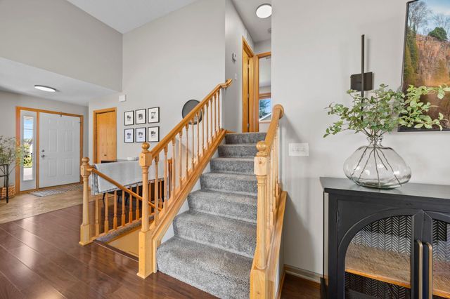 7502 Large Avenue NE, Albertville, MN 55301