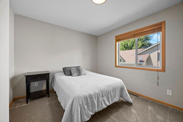 7502 Large Avenue NE, Albertville, MN 55301