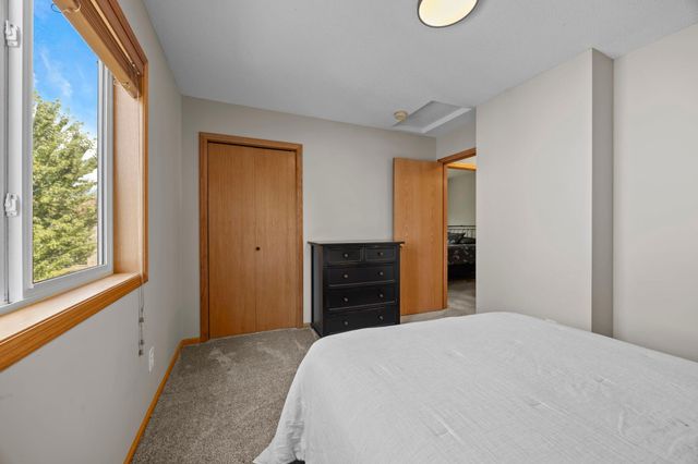7502 Large Avenue NE, Albertville, MN 55301