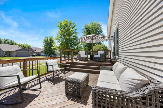 7502 Large Avenue NE, Albertville, MN 55301