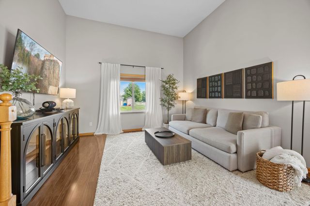 7502 Large Avenue NE, Albertville, MN 55301