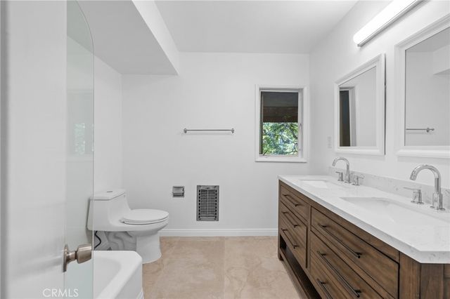 11761 W Sunset, Los Angeles, CA 90049