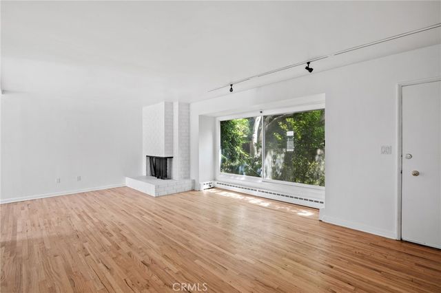 11761 W Sunset, Los Angeles, CA 90049
