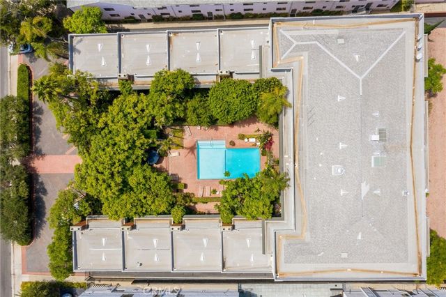 11761 W Sunset, Los Angeles, CA 90049