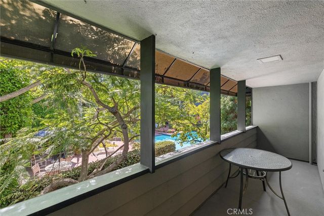11761 W Sunset, Los Angeles, CA 90049