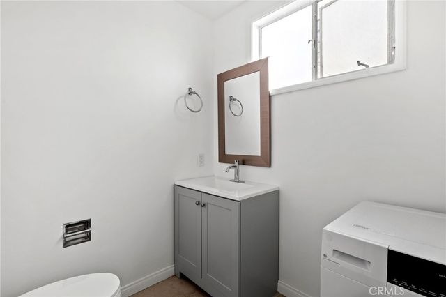 11761 W Sunset, Los Angeles, CA 90049