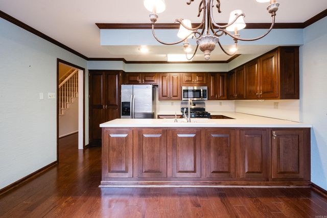 801 Pleasant Valley Dr Unit 9, Little Rock, AR 72227