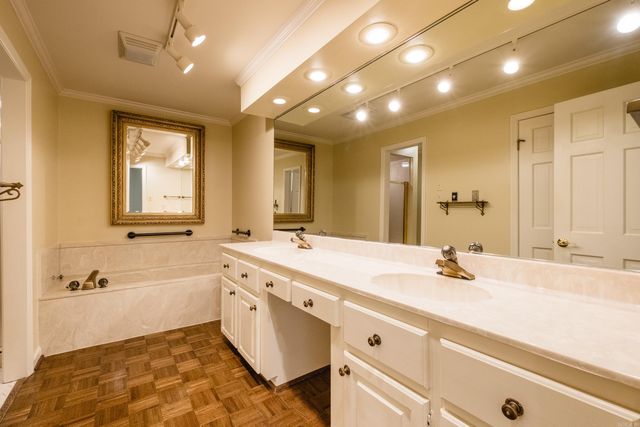 801 Pleasant Valley Dr Unit 9, Little Rock, AR 72227