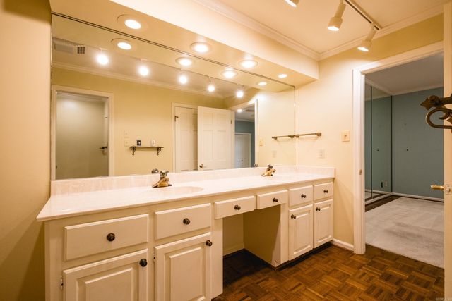 801 Pleasant Valley Dr Unit 9, Little Rock, AR 72227