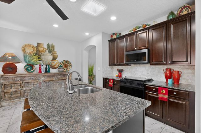 725 Palo Alto Drive NE, Rio Rancho, NM 87144