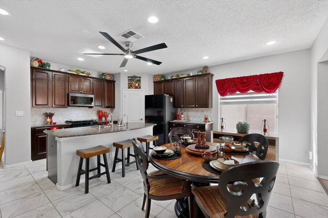 725 Palo Alto Drive NE, Rio Rancho, NM 87144