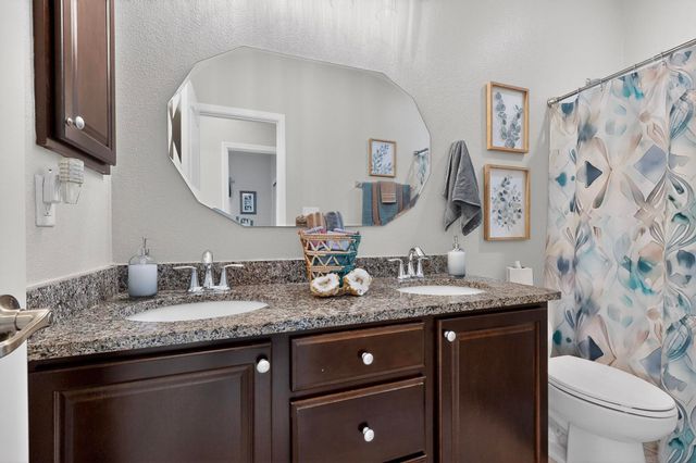 725 Palo Alto Drive NE, Rio Rancho, NM 87144