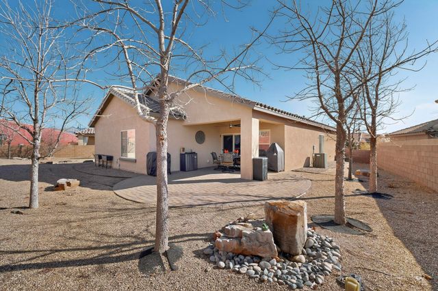 725 Palo Alto Drive NE, Rio Rancho, NM 87144