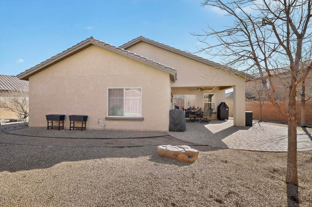 725 Palo Alto Drive NE, Rio Rancho, NM 87144