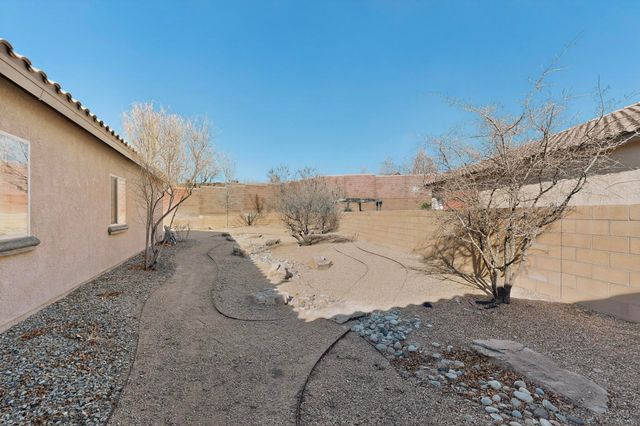 725 Palo Alto Drive NE, Rio Rancho, NM 87144