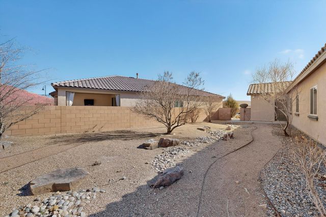 725 Palo Alto Drive NE, Rio Rancho, NM 87144