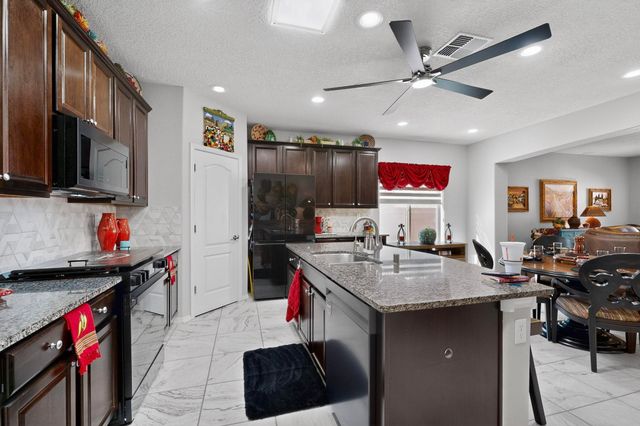 725 Palo Alto Drive NE, Rio Rancho, NM 87144