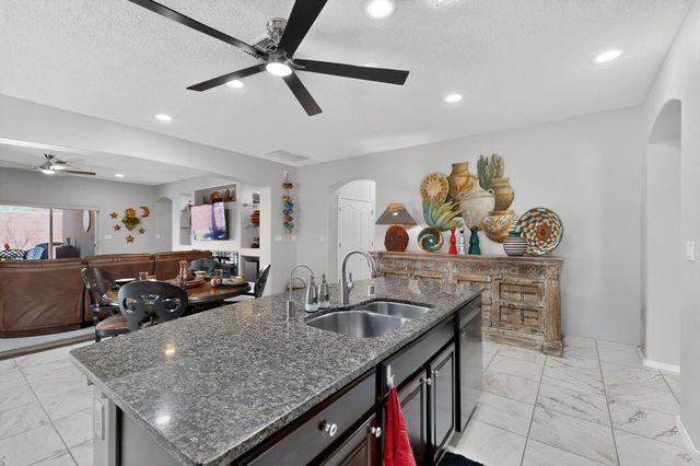 725 Palo Alto Drive NE, Rio Rancho, NM 87144