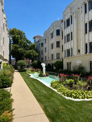 7348 N Ridge Boulevard 13B, Chicago, IL 60645
