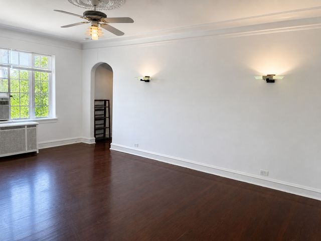 7348 N Ridge Boulevard 13B, Chicago, IL 60645