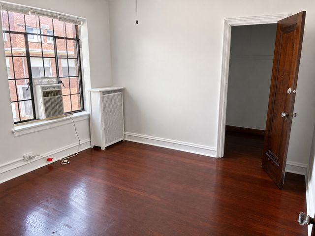 7348 N Ridge Boulevard 13B, Chicago, IL 60645