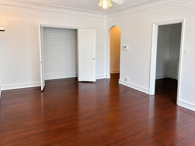 7348 N Ridge Boulevard 13B, Chicago, IL 60645