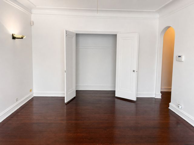 7348 N Ridge Boulevard 13B, Chicago, IL 60645
