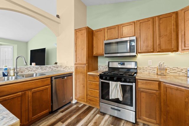 2116 N Tschirley Rd, Greenacres, WA 99016