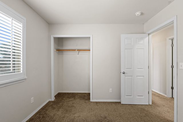 2116 N Tschirley Rd, Greenacres, WA 99016