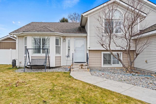 2116 N Tschirley Rd, Greenacres, WA 99016