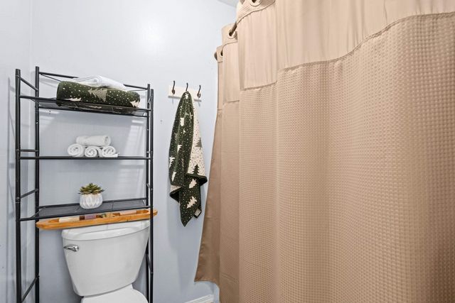 2116 N Tschirley Rd, Greenacres, WA 99016