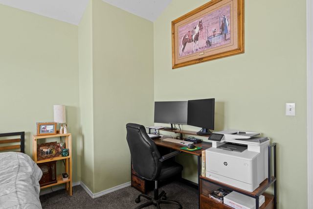 2116 N Tschirley Rd, Greenacres, WA 99016