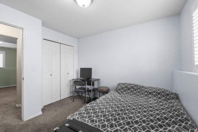 2116 N Tschirley Rd, Greenacres, WA 99016