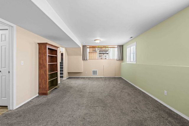 2116 N Tschirley Rd, Greenacres, WA 99016