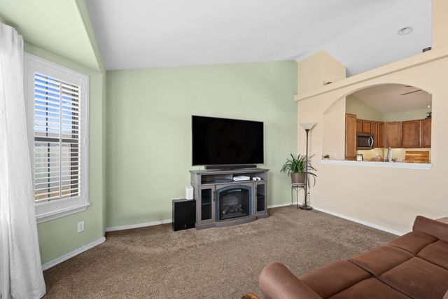 2116 N Tschirley Rd, Greenacres, WA 99016