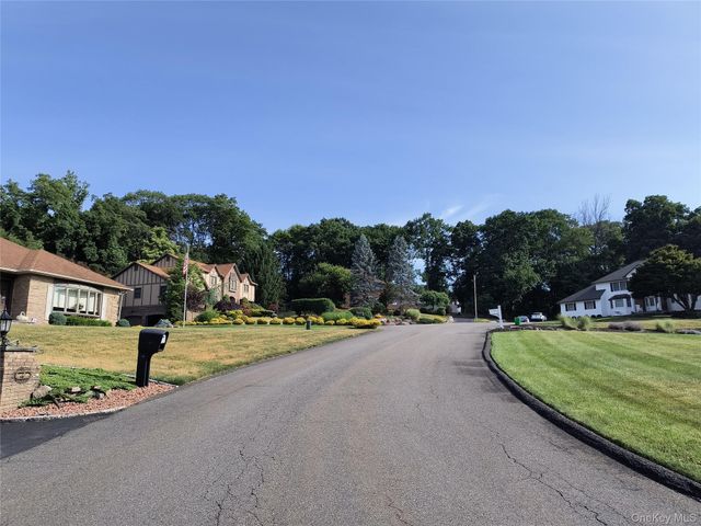 3 Lenni Lenape Court, Stony Point, NY 10980