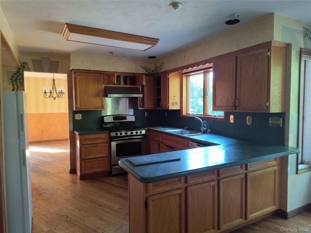 3 Lenni Lenape Court, Stony Point, NY 10980