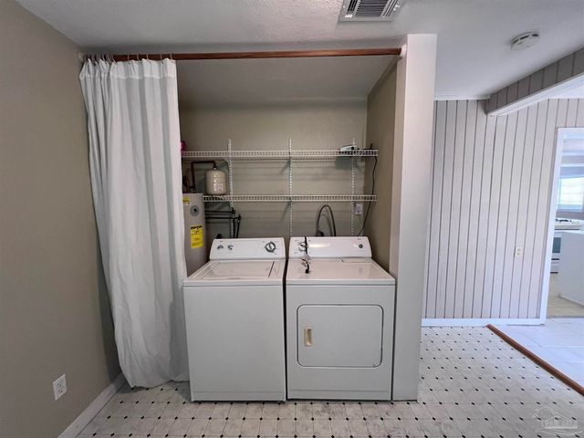 1809 E Lee St, Pensacola, FL 32503