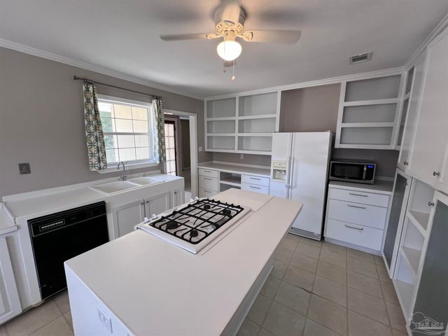 1809 E Lee St, Pensacola, FL 32503