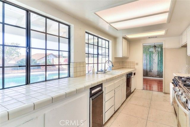 905 Brighton Way, Montebello, CA 90640