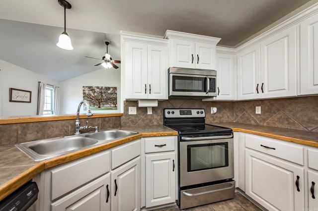 136 Corbin Circle, Cabot, AR 72023