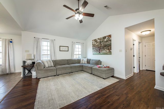 136 Corbin Circle, Cabot, AR 72023