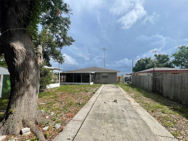 3305 13TH AVENUE W, Bradenton, FL 34205